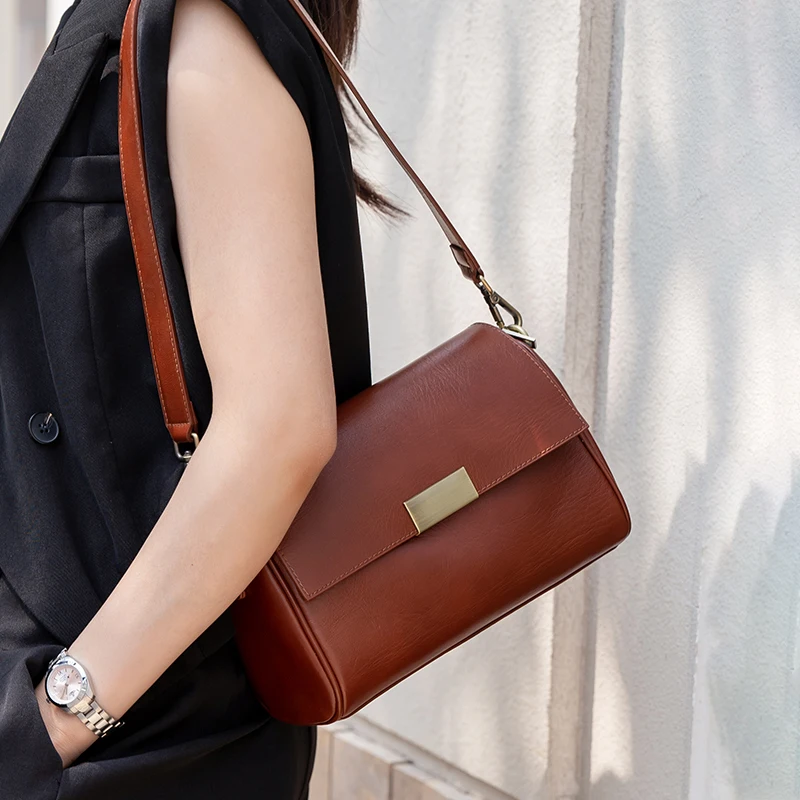Luxury Bags Wholesale - 牛革女性のショルダーバッグクロスボディバッグレトロ多用途レディース脇の下ファッション高級ブランドバッグ卸売ハンドバッグ