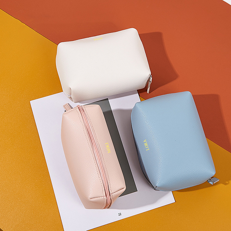カスタムレター高級PUレザー化粧ポーチ　名入れ彫刻　大容量ト - Luxury Bags Name For Women のレビューと価格