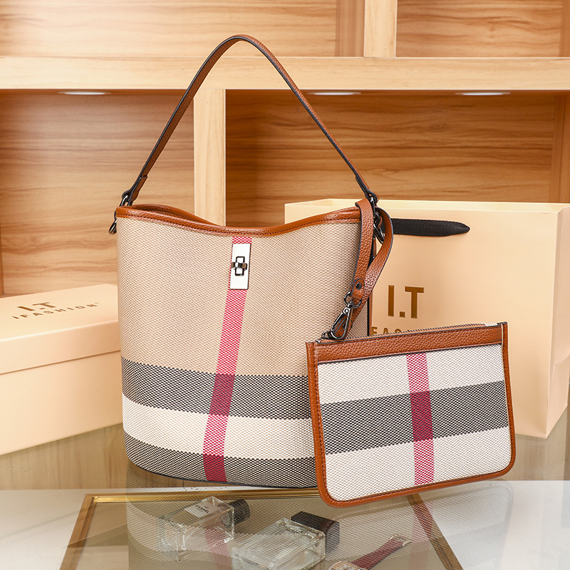 手頃な価格の高級婦人用ハンドバッグ、テクスチャードレザーのシ - Luxury Bags Affordable のレビューと価格