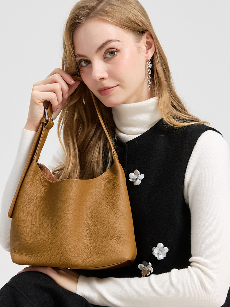 YANATARI 本革製クロスボディバッグ ミニマリストトー - Luxury Bags Wholesale のレビューと価格