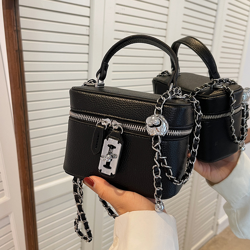女性スクエアハンドバッグ 2026 夏のファッションチェーン - Luxury Bags Jacquemus のレビューと価格